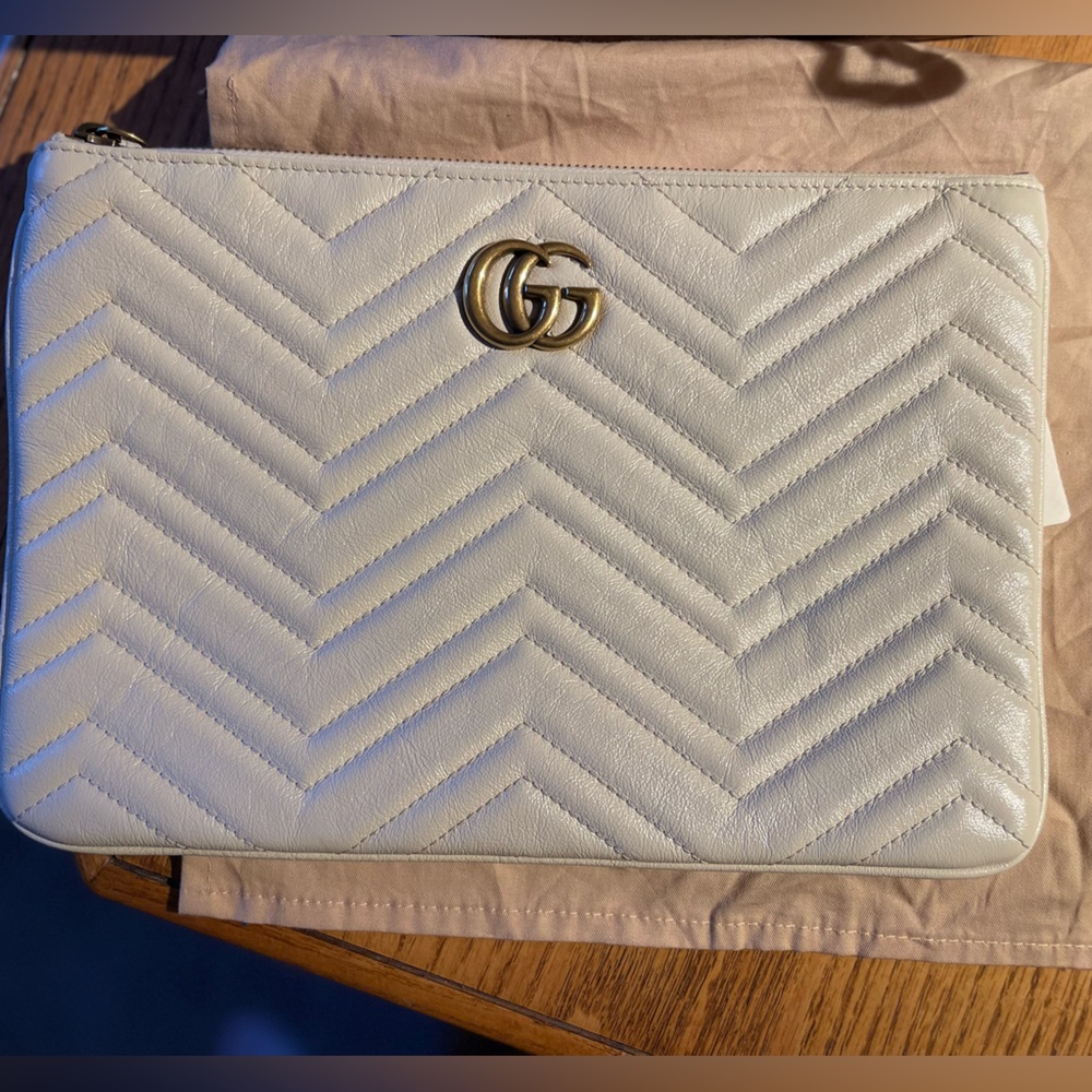 Gucci GG Marmont leather pouch - Picture 6 of 7